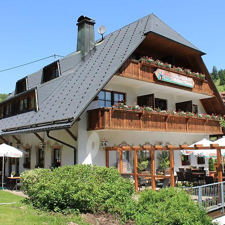 Hotel&Restaurant Grüner Baum - Die Grüne Oase Am Feldberg Feldberg  Exterior foto