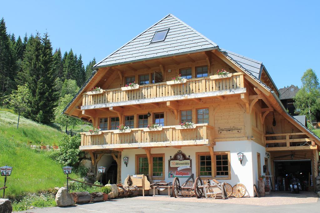 Hotel&Restaurant Grüner Baum - Die Grüne Oase Am Feldberg Feldberg  Exterior foto